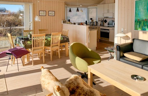 Skødshoved Strand House | Nice home in Knebel with WiFi
