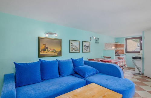 Njivice House | Nice home in Njivice with WiFi