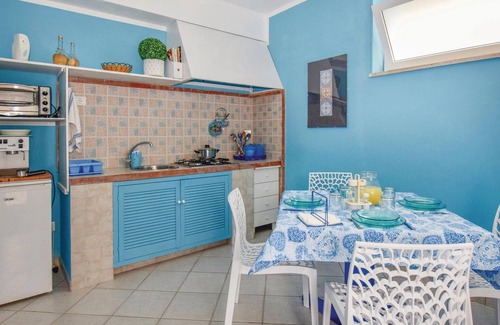 Scoglitti House | Nice home in Scoglitti with WiFi