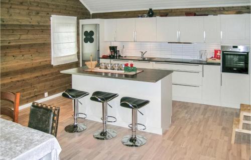 Sykkylven House | Nice Home In Straumgjerde With Wifi
