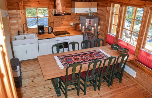 Kviteseid House | Nice home in Vrådal with sauna