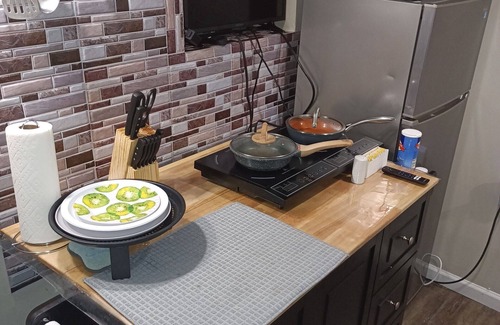 Fair Lawn Apartment | Nice Studio Basement apartment. . FREE PARKING!