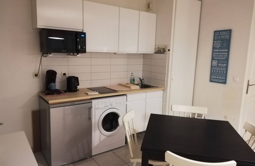 Riou - Petit Juas - Av de Grasse Apartment | nice studio well located with terrace