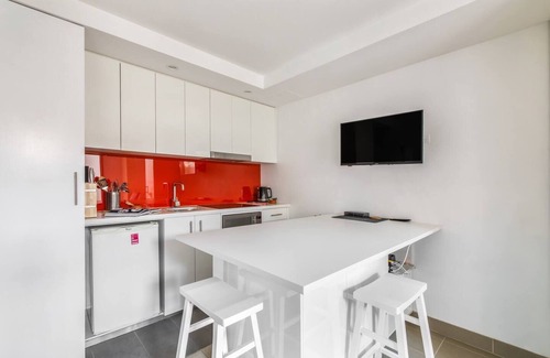 Fitzroy Apartment | Nicholsons Nest Balcony Studio in Vibrant Fitzroy