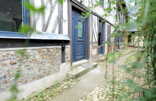 Pont-Audemer Apartment | Nid Normand building 1620 - 3 bedrooms - hyper center