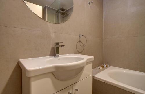 El Centro Apartment | Nido at Bellini Esmeralda