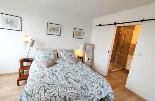 Torcy-le-Grand Apartment | Night in the Heart of Torcy