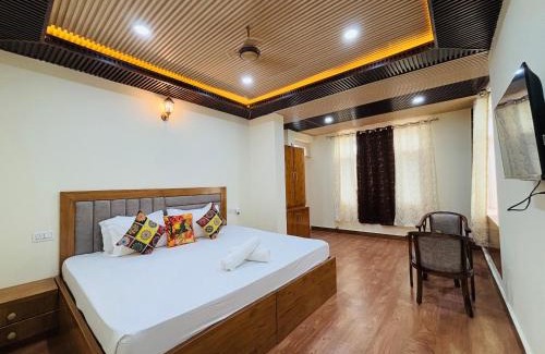 Kuthar House | Night Sky Stay kasauli Entire 3BHK 4BHK 6BHK peaceful with massive Garden Walking Path