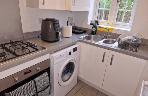 Little Hay House | NightRest Homes Orchid NEC Free Parking 2 Toilets