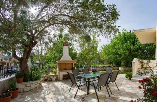 Kariotai House | Nikis Country House - Lefkada BnB Private Parking