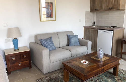 Agios Athanasios Apartment | Nikis House