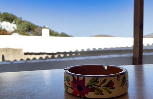 Megas Yialos-Nites House | Nionas Cheerful House