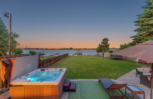 Chestermere Cottage | NK PARADISE - Lakefront, Hot Tub, Covered Dock!
