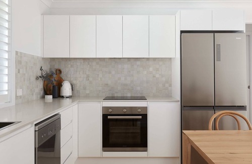Nelson Bay House | No 3 Luana - Pet friendly holiday townhouse