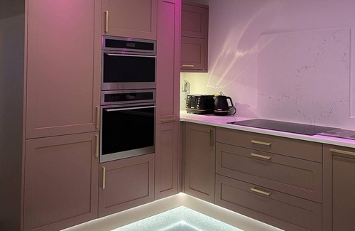 Exeter House | No.6, South View Lodges - a lodge that sleeps 4 guests in 2 bedrooms