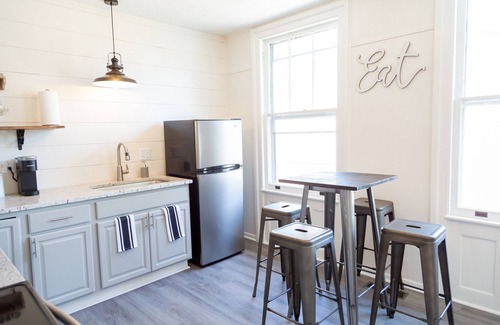 Knoxville Apartment | NoKno Flats - Simple Serenity: 2 BR, 1.5 BA in North Knoxville