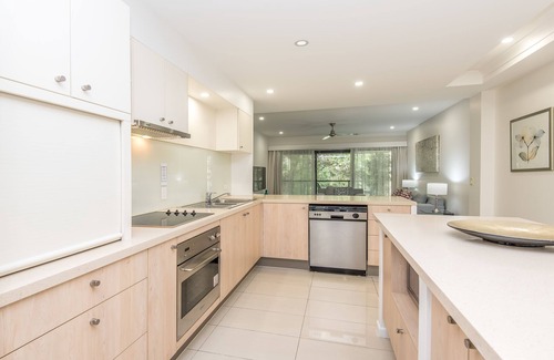 Noosa Heads Hotel | Noosa Springs Golf Resort & Spa