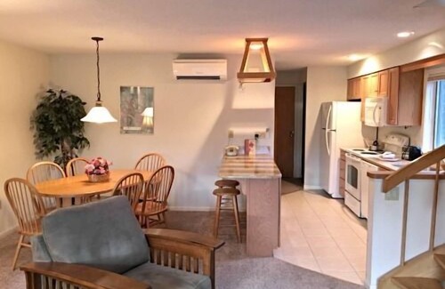 Bartlett Hotel | Nordic Village | Arlberg Two-Level Condo w/Jetted Tub