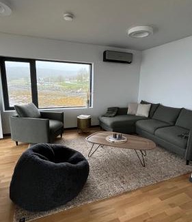 Ulvsvag House | Nordic Waterside Escape