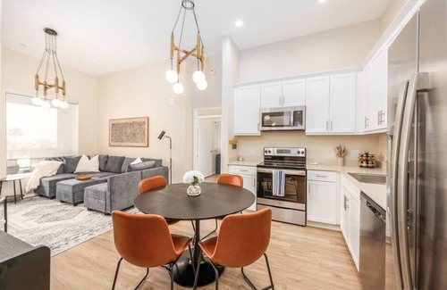 North Park Apartment | North Park Penthouse~King Beds~Workspaces~Parking!