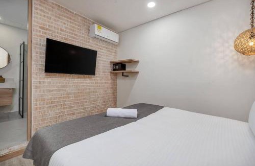 El Poblado Villa | NOWA Provenza 3-Story Villa with Pool & Rooftop