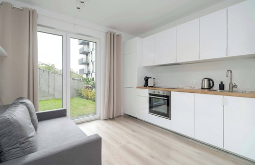 Jezyce Apartment | Nowoczesne Apartamenty dla 2 Doroslych i 2 Dzieci Parking by Noclegi Renters