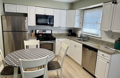 Ortley Beach House | nPREMIER HOST-2BR SEASIDE PARK SUITE#2, One Short Block to Beach,Kit,Liv. Room n