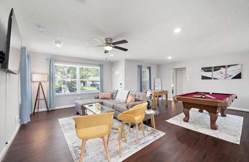 Bellaire House | Nr Med Center, Nrg, Galleria Htown Getaway Games