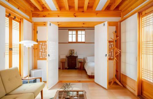 Seochon Villa | Numaru Stay - Luxury Private Hanoks in Seochon, Seoul