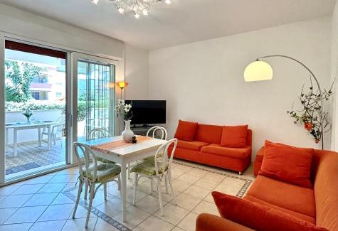 Lido Apartment | Nura's - Casa Flor Seaside