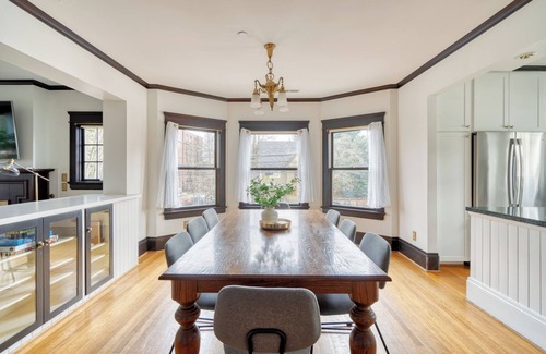 Alphabet Historic District House | NW Portland 8BR Perfect for Large Groups