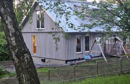 Vastra Frolunda Villa | Nyrenoverad stor villa 15 mintuer från Göteborg centrum