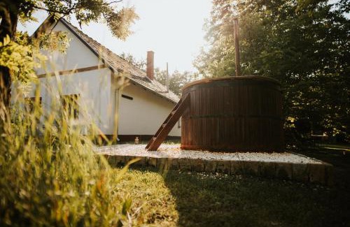 Ruzsa House | Nyugalom az erdő közepén Ruzsa