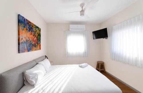 Bat Yam Apartment | O&O Group - Amazing Seaview 3 BR Apartment