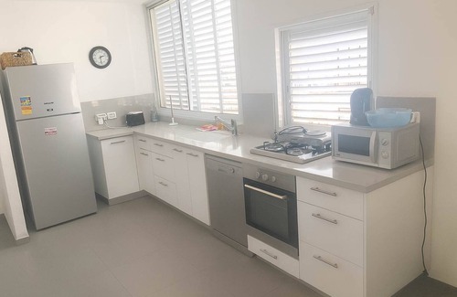 Bat Yam Apartment | O&O Group Cozy APT BatYam 3 Min Walk To Beach