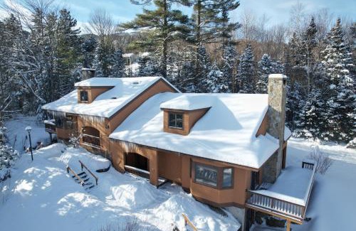 Bretton Woods Villa | O6 Newly renovated with high class upgrades Great ski access boot warmer ski rack yard AC