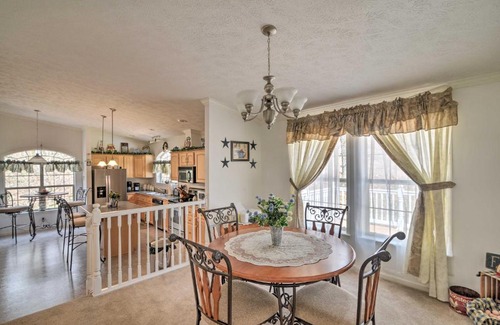 Oakland House | Oakland Retreat about 13 Mi to Deep Creek Lake!