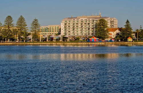 The Entrance Apartment | Oaks The Entrance Waterfront Suites