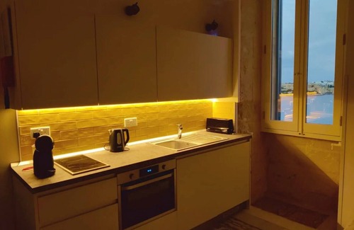 Valletta House | Oasis 22 by Savynomad Harbour Residences wow Seaviews