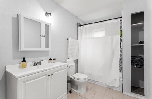 Highland Park House | Oasis in San Antonio - Awesome Pool!