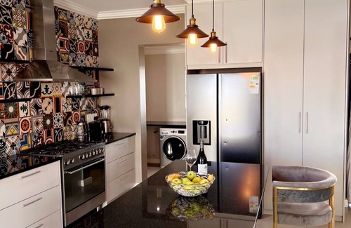 Bloubergstrand House | Oasis of Comfort