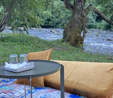 Jajce Apartment | Oaza Vrbas - Riverside Bungalow near Jajce