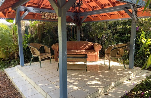 Lake Tyers Beach House | Ocean and Lake views and just a 5 minute walk to beach and lake!
