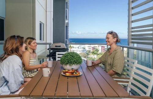 Kings Beach Apartment | Ocean Breeze Retreat: Kings Coastal Apartment