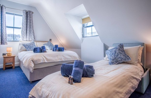 Saundersfoot Hotel | Ocean Cabins @ The Square - Saundersfoot