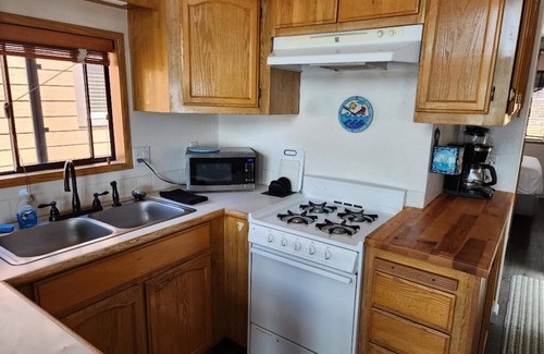 Smith River Apartment | Ocean Front Cabin 12 Jacuzzi Spectacular Views