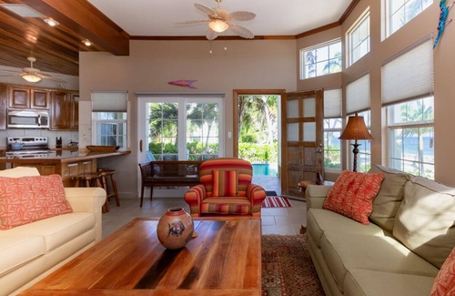 San Pedro Condo | Ocean Front Condo With Private Roof Top Deck - Gold Standard Approved