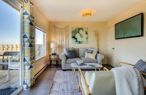 South Beach House | Ocean Front Duplex with Views! Dog Friendly -Surfside Cottage South