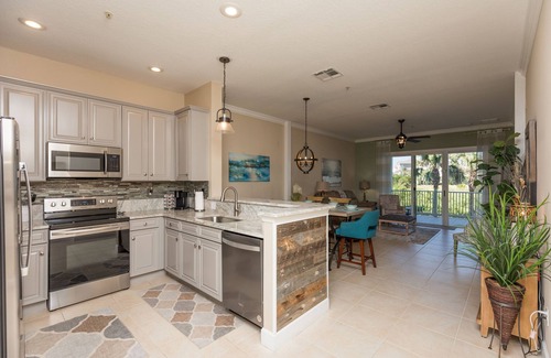 Palm Coast Condo | OCEAN/GOLF COURSE VIEWS- 400 BLDG-3 MINUTES AND EASY ACCESS TO BEACH