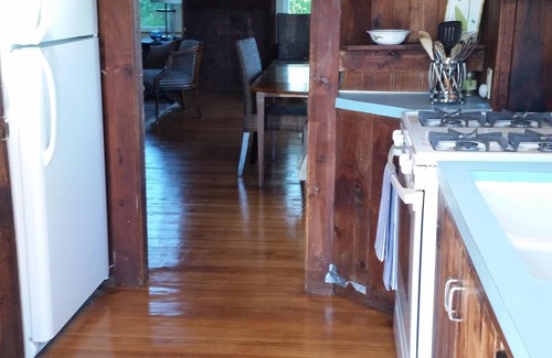 Chatham Cottage | Ocean & Marina Views From This Charming Cottage! Walk To Beach & Town.